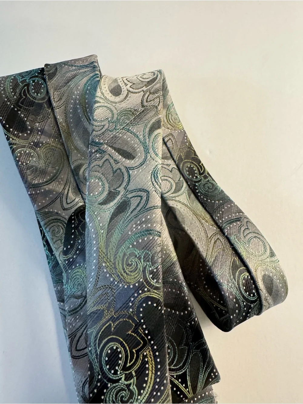 Van Heusen Green Black Gray White 100% Silk Neck Tie